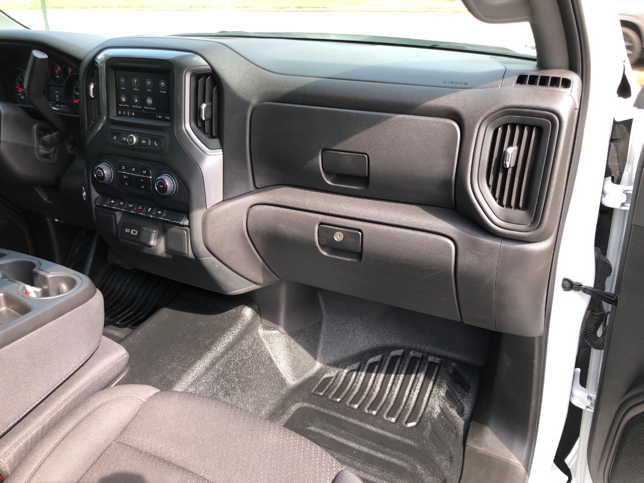 2024 Chevrolet Silverado 1500 2WD Reg Cab 140 Work Truck photo