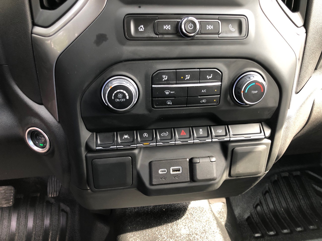 2024 Chevrolet Silverado 1500 2WD Reg Cab 140 Work Truck photo