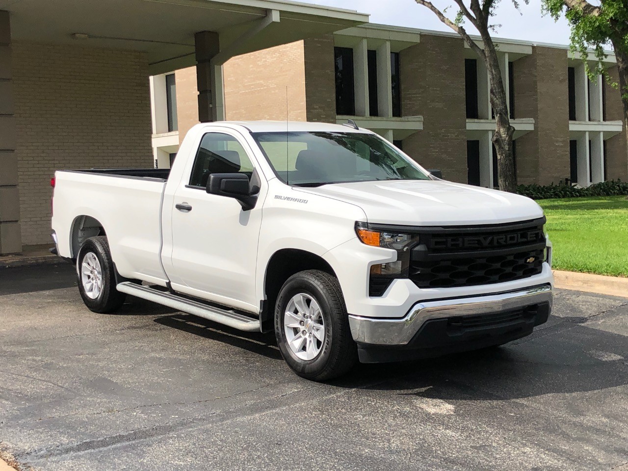 2024 Chevrolet Silverado 1500 2WD Reg Cab 140 Work Truck photo