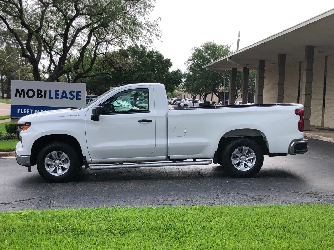 2024 Chevrolet Silverado 1500 2WD Reg Cab 140 Work Truck photo