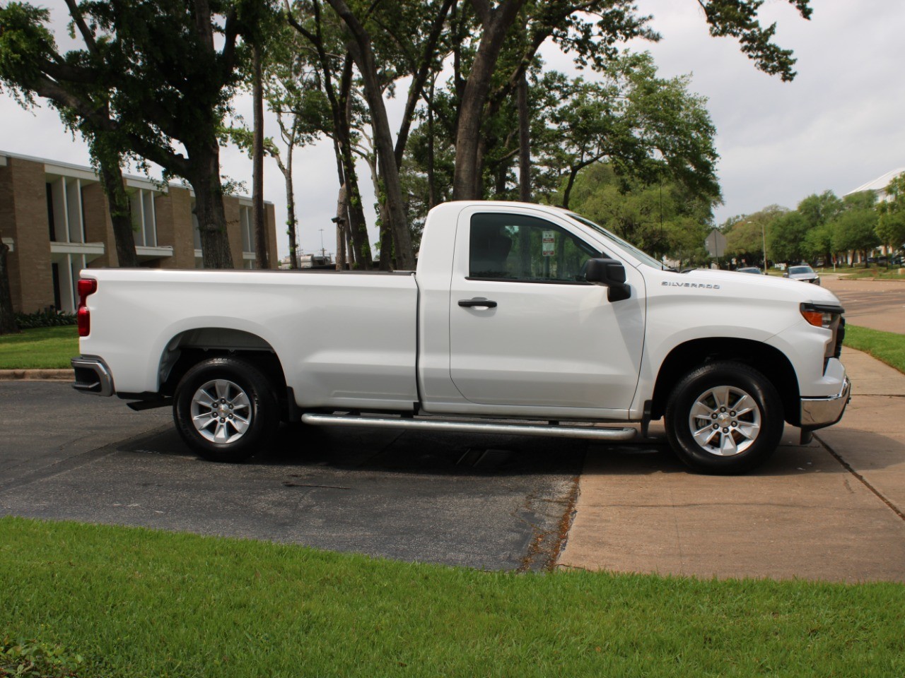 2024 Chevrolet Silverado 1500 2WD Reg Cab 140 Work Truck photo