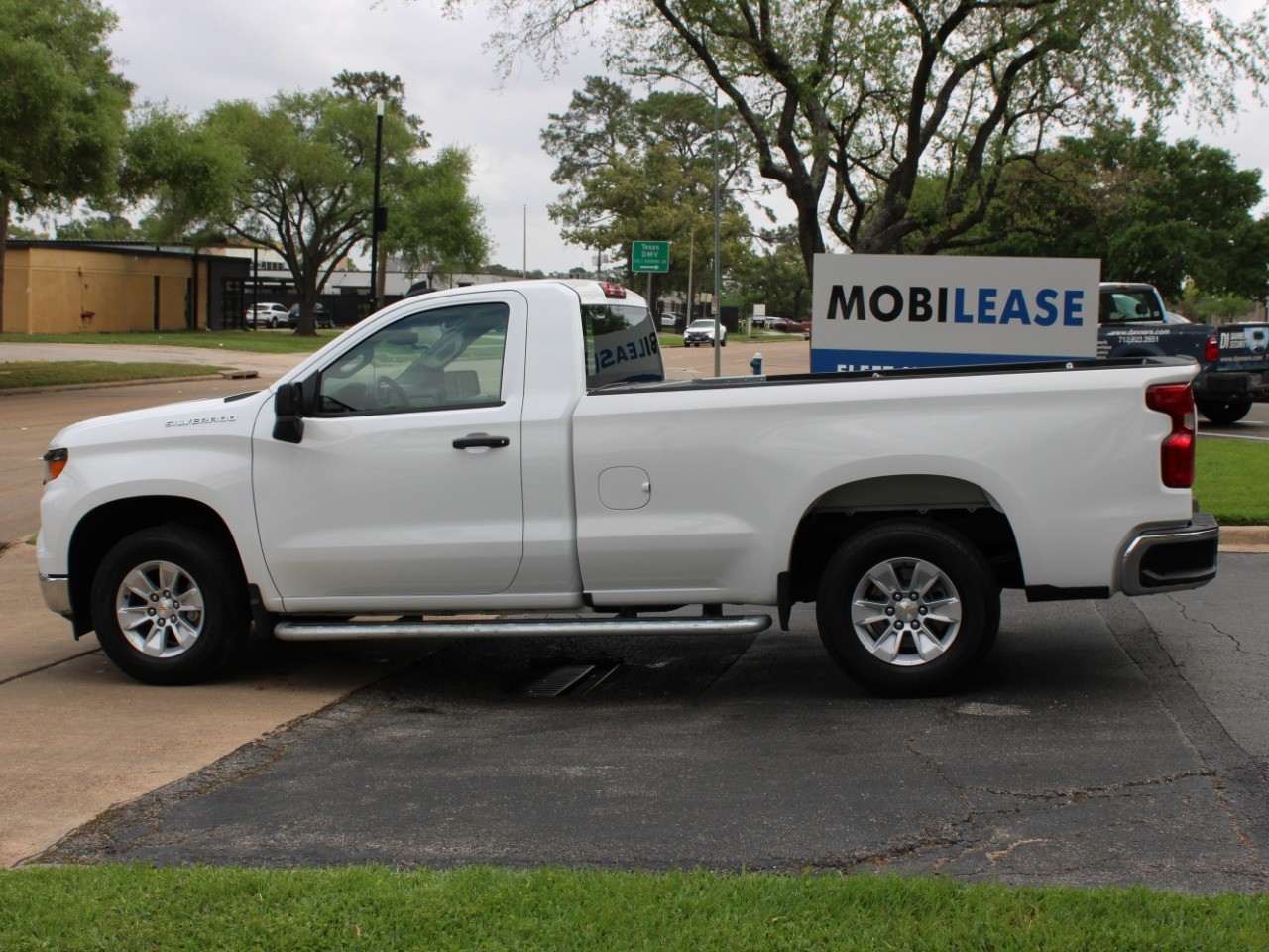 2024 Chevrolet Silverado 1500 2WD Reg Cab 140 Work Truck photo