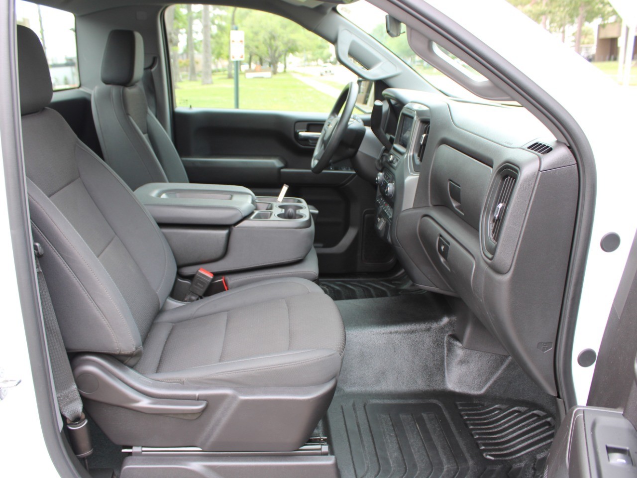 2024 Chevrolet Silverado 1500 2WD Reg Cab 140 Work Truck photo