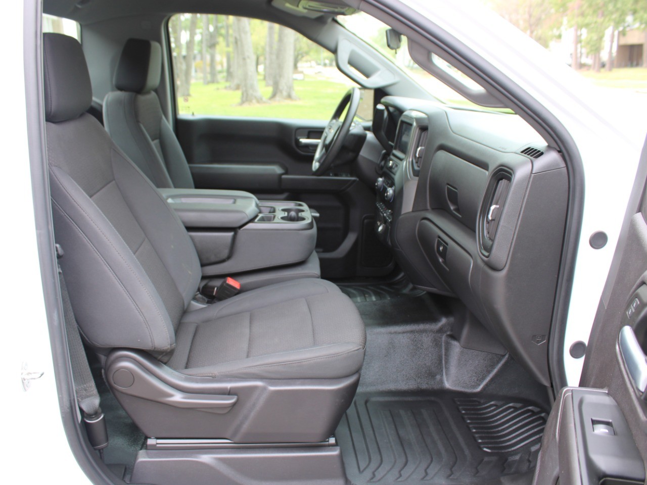 2024 Chevrolet Silverado 1500 2WD Reg Cab 140 Work Truck photo