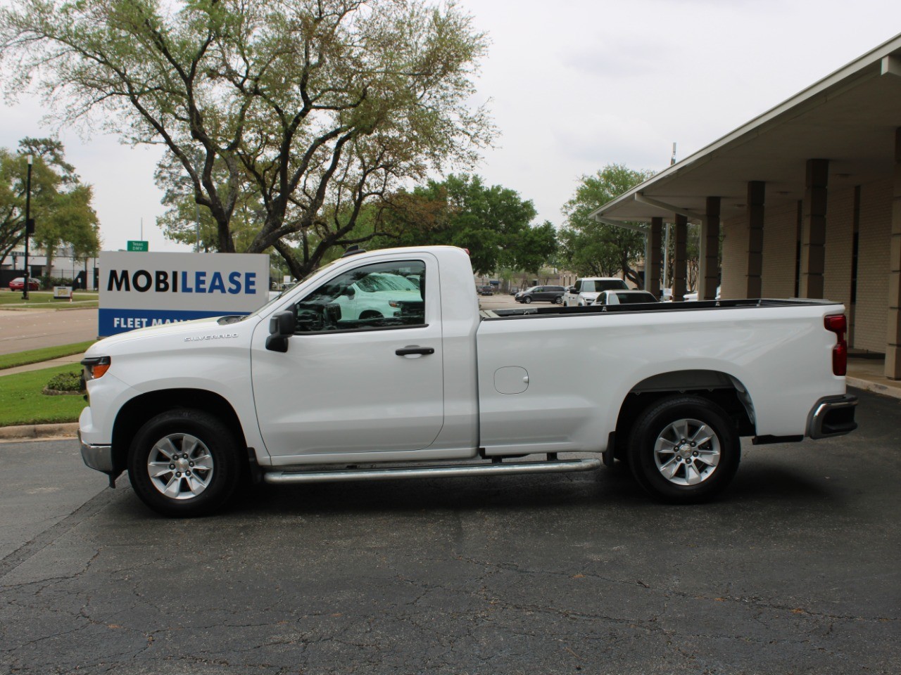 2024 Chevrolet Silverado 1500 2WD Reg Cab 140 Work Truck photo