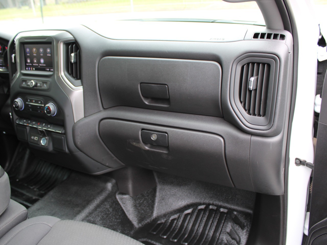 2024 Chevrolet Silverado 1500 2WD Reg Cab 140 Work Truck photo