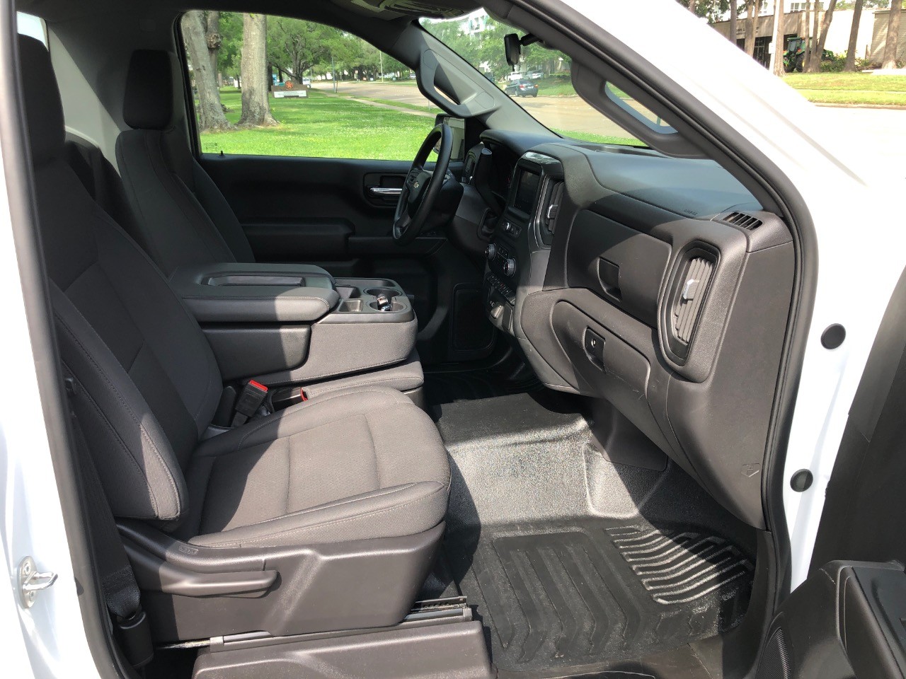 2024 Chevrolet Silverado 1500 2WD Reg Cab 140 Work Truck photo