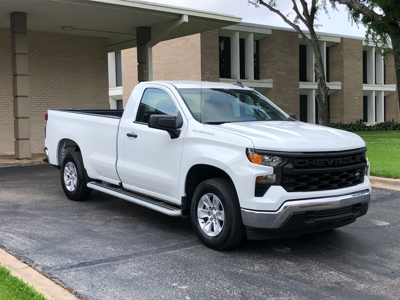 2024 Chevrolet Silverado 1500 2WD Reg Cab 140 Work Truck photo