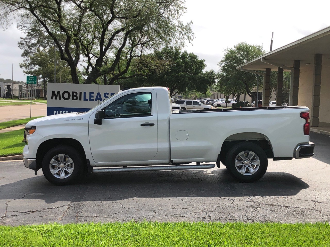2024 Chevrolet Silverado 1500 2WD Reg Cab 140 Work Truck photo