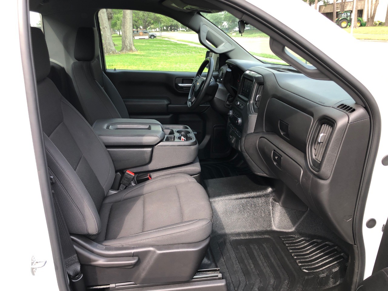 2024 Chevrolet Silverado 1500 2WD Reg Cab 140 Work Truck photo