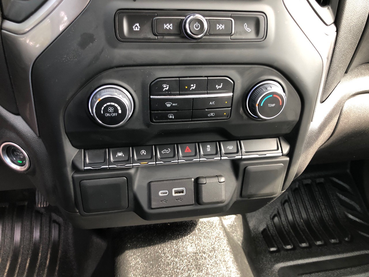 2024 Chevrolet Silverado 1500 2WD Reg Cab 140 Work Truck photo
