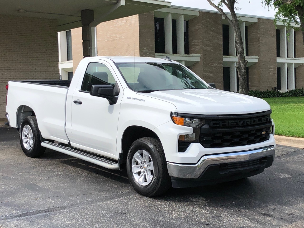 2024 Chevrolet Silverado 1500 2WD Reg Cab 140 Work Truck photo