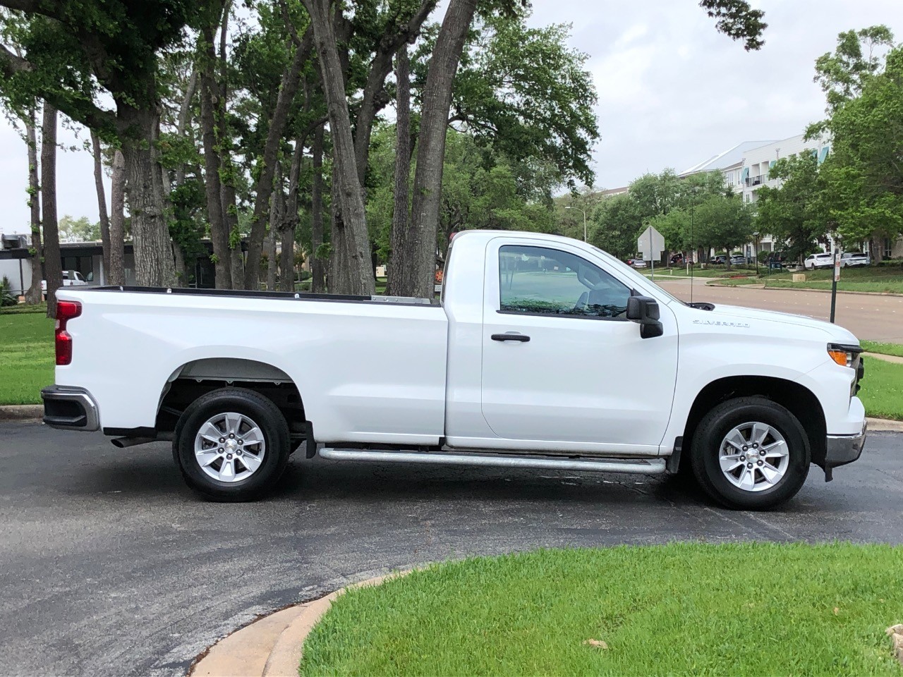 2024 Chevrolet Silverado 1500 2WD Reg Cab 140 Work Truck photo