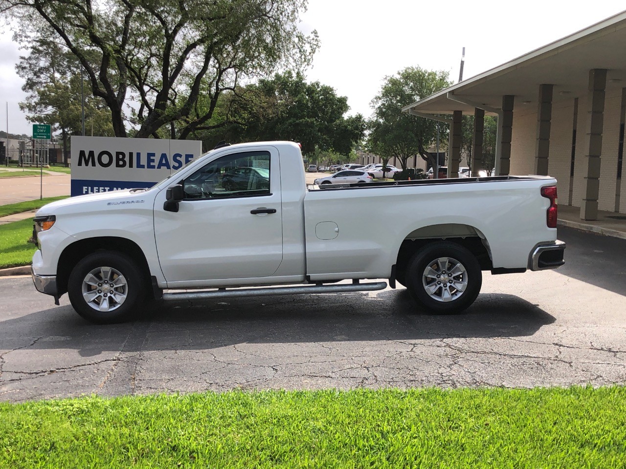 2024 Chevrolet Silverado 1500 2WD Reg Cab 140 Work Truck photo