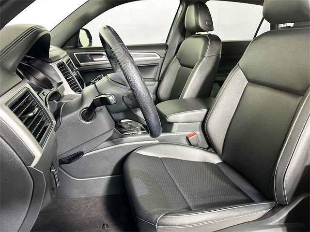 2020 Volkswagen Atlas Cross Sport 3.6L V6 SE w/Technology photo