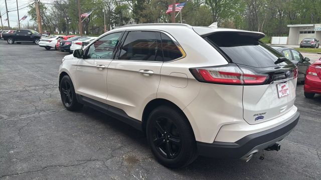 2019 Ford Edge SEL Sport Utility 4D photo