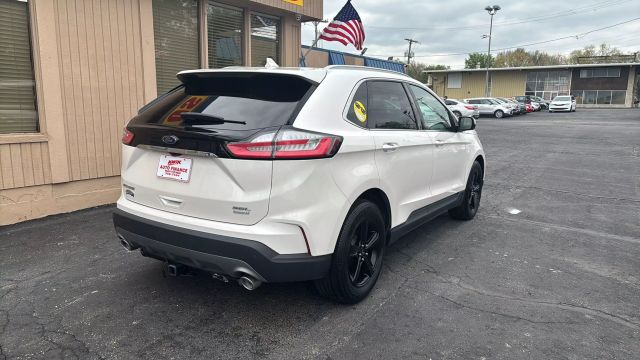 2019 Ford Edge SEL Sport Utility 4D photo