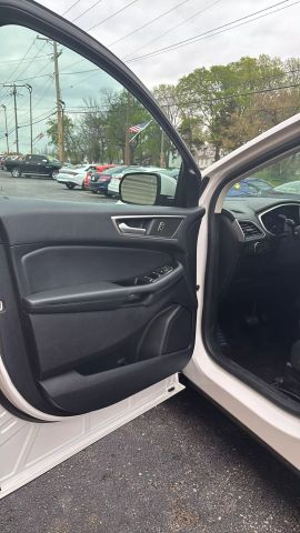 2019 Ford Edge SEL Sport Utility 4D photo