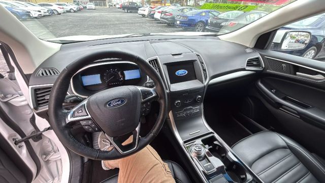 2019 Ford Edge SEL Sport Utility 4D photo