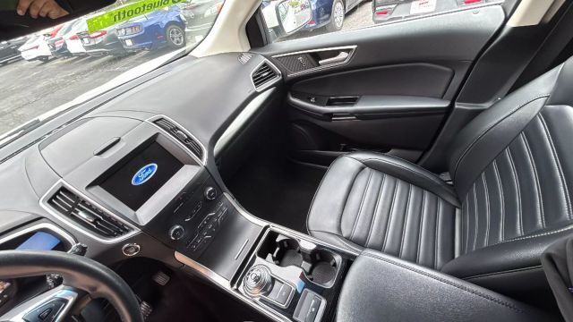 2019 Ford Edge SEL Sport Utility 4D photo