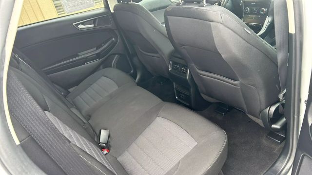 2019 Ford Edge SE Sport Utility 4D photo