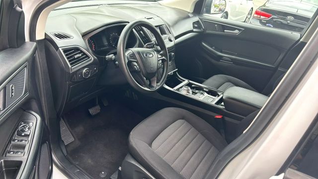 2019 Ford Edge SE Sport Utility 4D photo