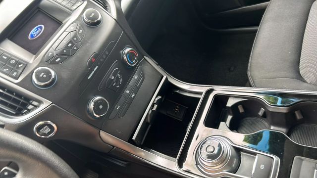 2019 Ford Edge SE Sport Utility 4D photo