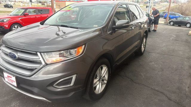 2016 Ford Edge SEL Sport Utility 4D photo