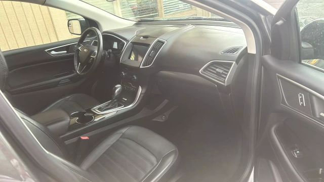 2016 Ford Edge SEL Sport Utility 4D photo