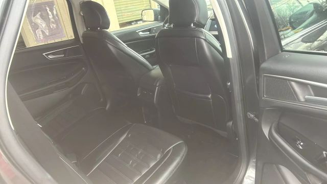 2016 Ford Edge SEL Sport Utility 4D photo