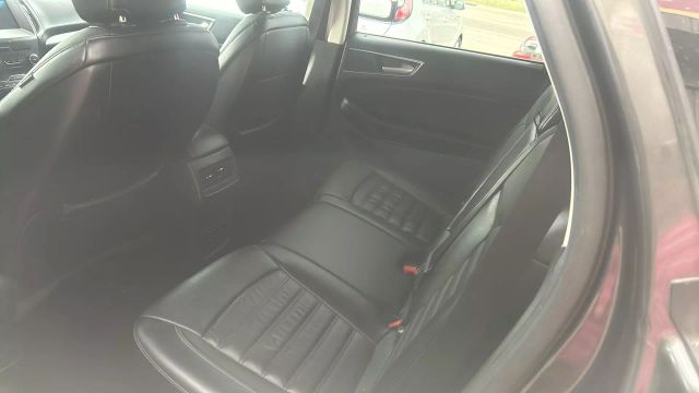 2016 Ford Edge SEL Sport Utility 4D photo