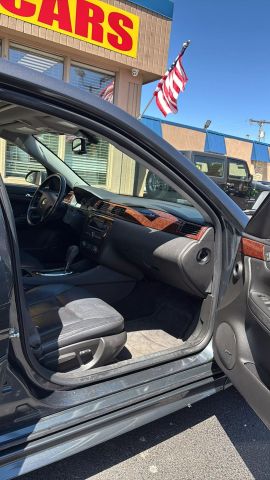 2011 Chevrolet Impala LT photo