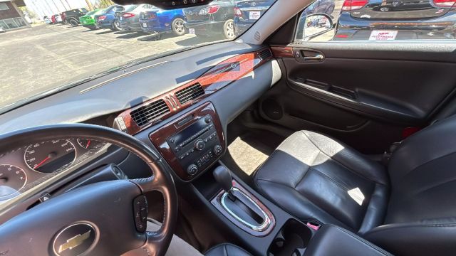 2011 Chevrolet Impala LT photo