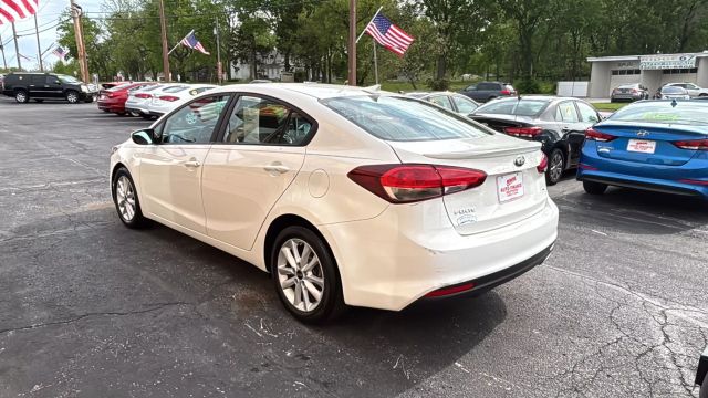2017 Kia Forte S Sedan 4D photo