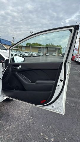 2017 Kia Forte S Sedan 4D photo