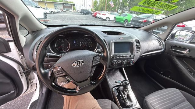 2017 Kia Forte S Sedan 4D photo