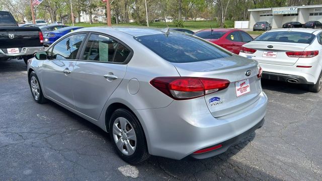 2017 Kia Forte LX Sedan 4D photo