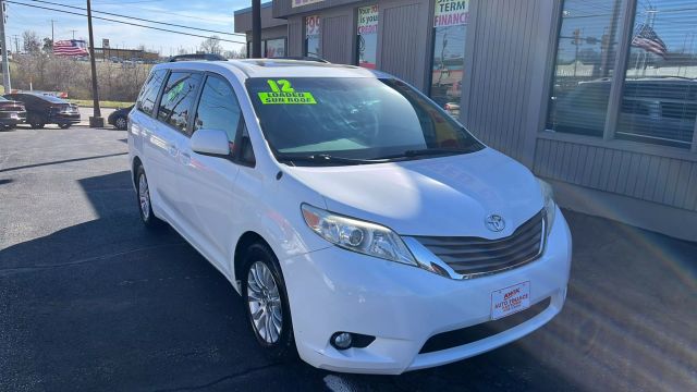 2012 Toyota Sienna 