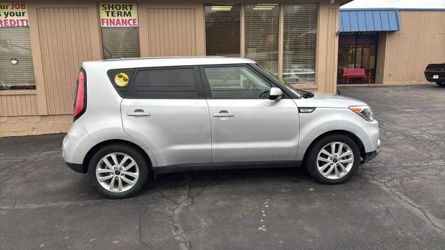 2019 Kia Soul + Wagon 4D photo