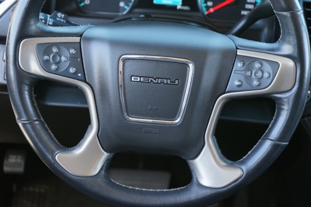 2018 GMC Yukon 4WD 4dr Denali photo