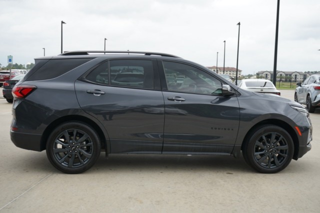 2022 Chevrolet Equinox FWD 4dr RS photo