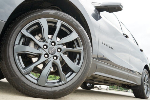 2022 Chevrolet Equinox FWD 4dr RS photo