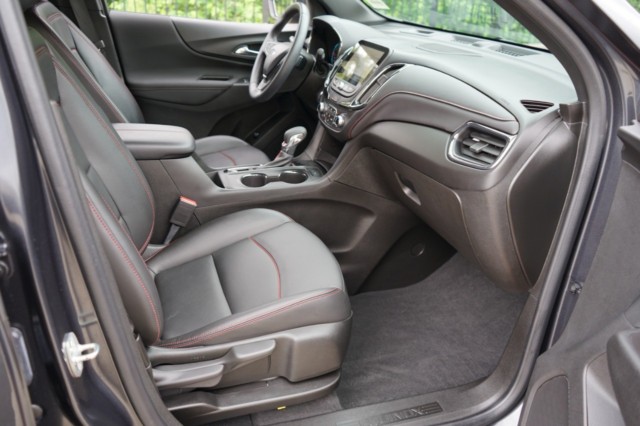 2022 Chevrolet Equinox FWD 4dr RS photo