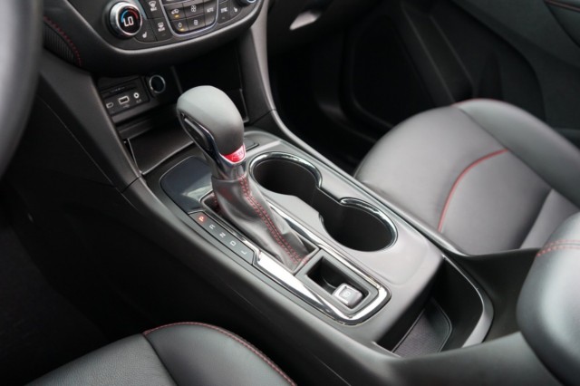 2022 Chevrolet Equinox FWD 4dr RS photo