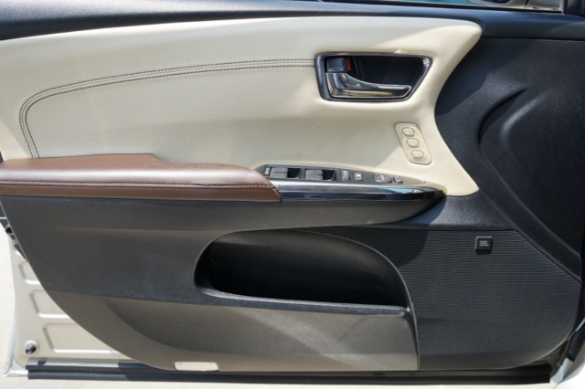 2018 Toyota Avalon Limited (Natl) photo