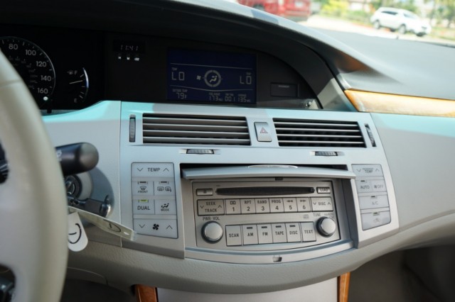 2005 Toyota Avalon XL photo