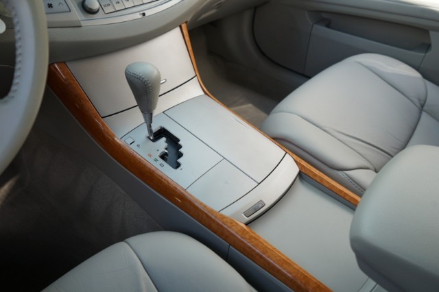 2005 Toyota Avalon XL photo