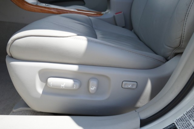 2005 Toyota Avalon XL photo