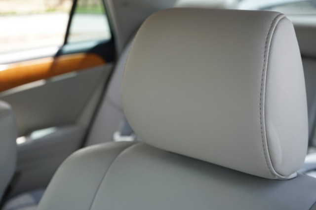 2005 Toyota Avalon XL photo