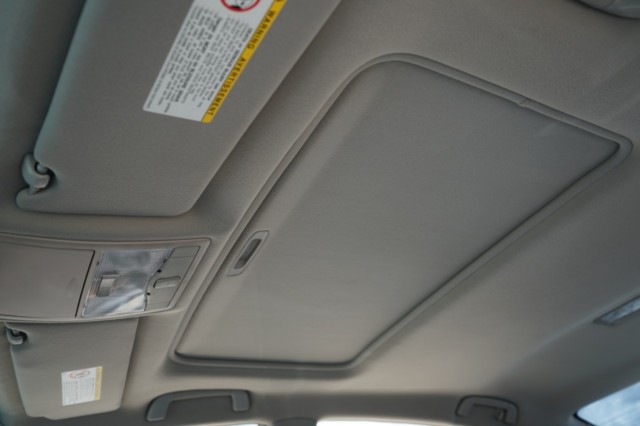 2005 Toyota Avalon XL photo